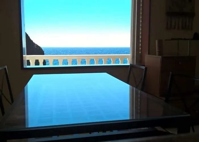 Caleta Roques Nyaraló